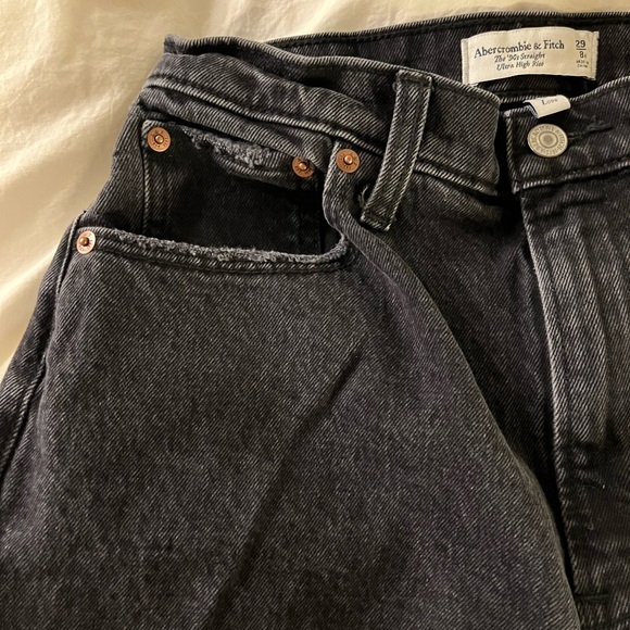 Abercrombie The ‘90s Straight Ultra High Rise Curve Love Jeans - Picture 4 of 4